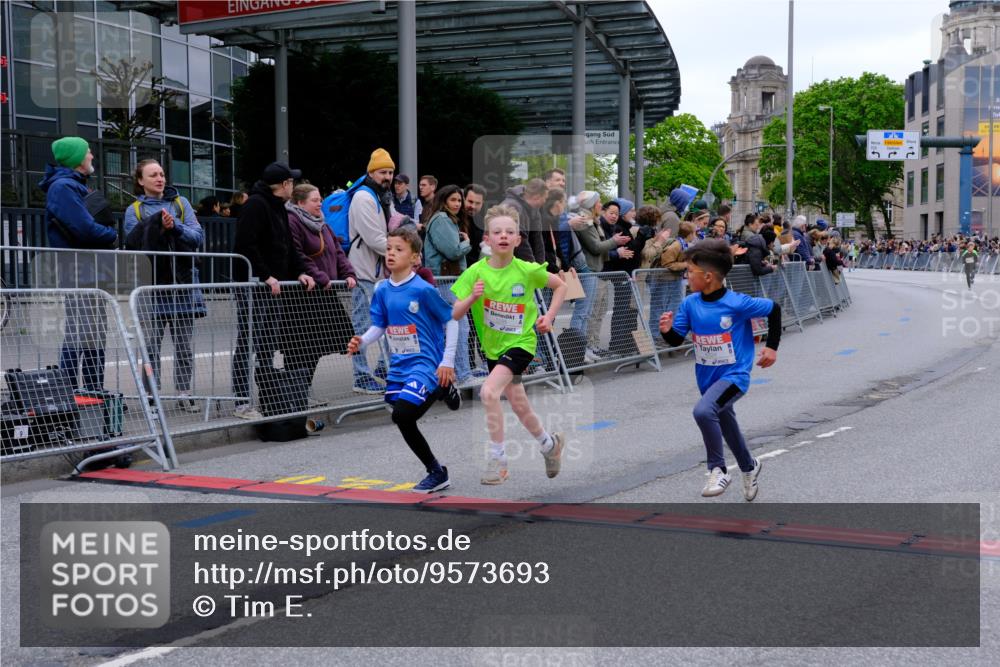 25.04.2026 - Das Zehntel Tim E. http://msf.ph/oto/9573693 25.04.2026 10:47:40 Ziel 5295, 6324, 6329 meine-sportfotos.de