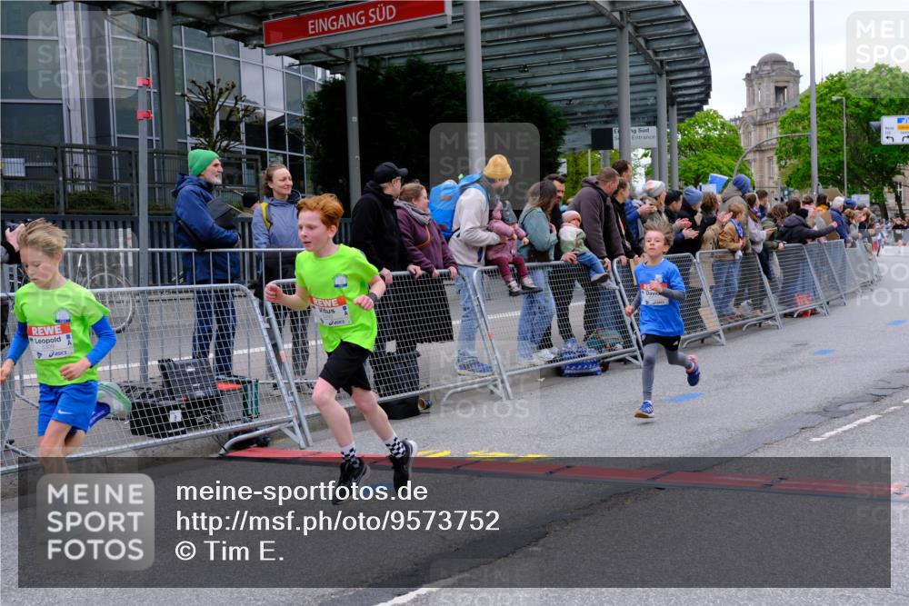 25.04.2026 - Das Zehntel Tim E. http://msf.ph/oto/9573752 25.04.2026 10:48:01 Ziel 5103, 5293, 5309, 5921, 6092, 6317, 6540, 8056, 8062, 8074 meine-sportfotos.de