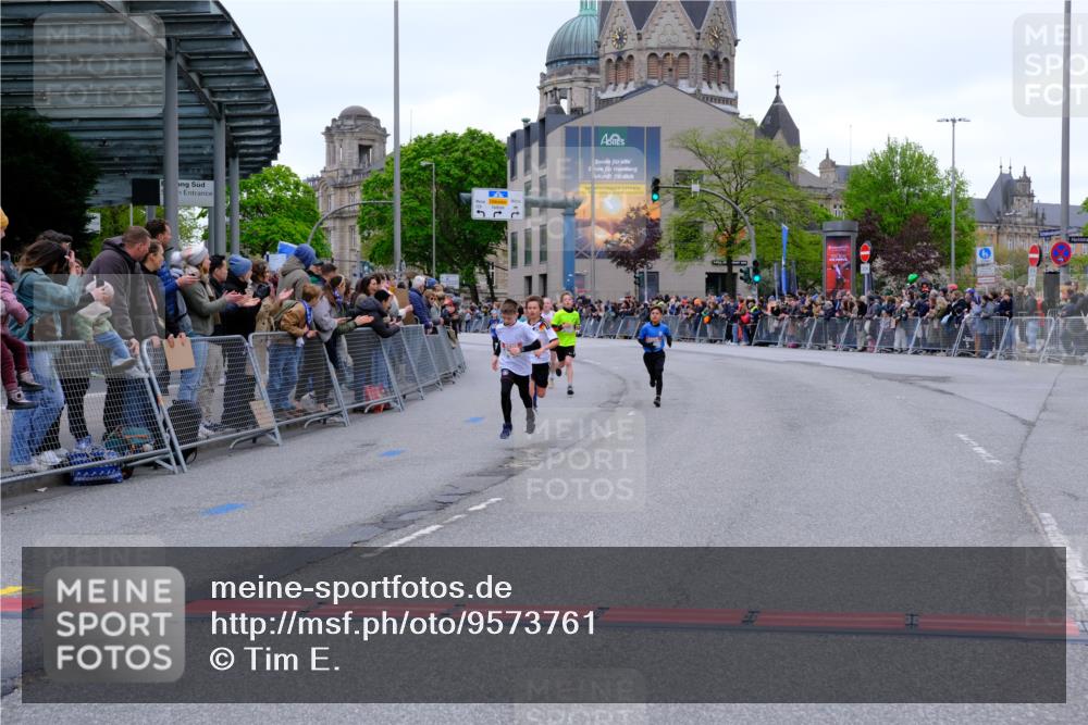 25.04.2026 - Das Zehntel Tim E. http://msf.ph/oto/9573761 25.04.2026 10:48:04 Ziel 5103, 5293, 5309, 5921, 6317, 6323, 6540, 6971, 7239, 8052, 8056, 8062, 8074 meine-sportfotos.de