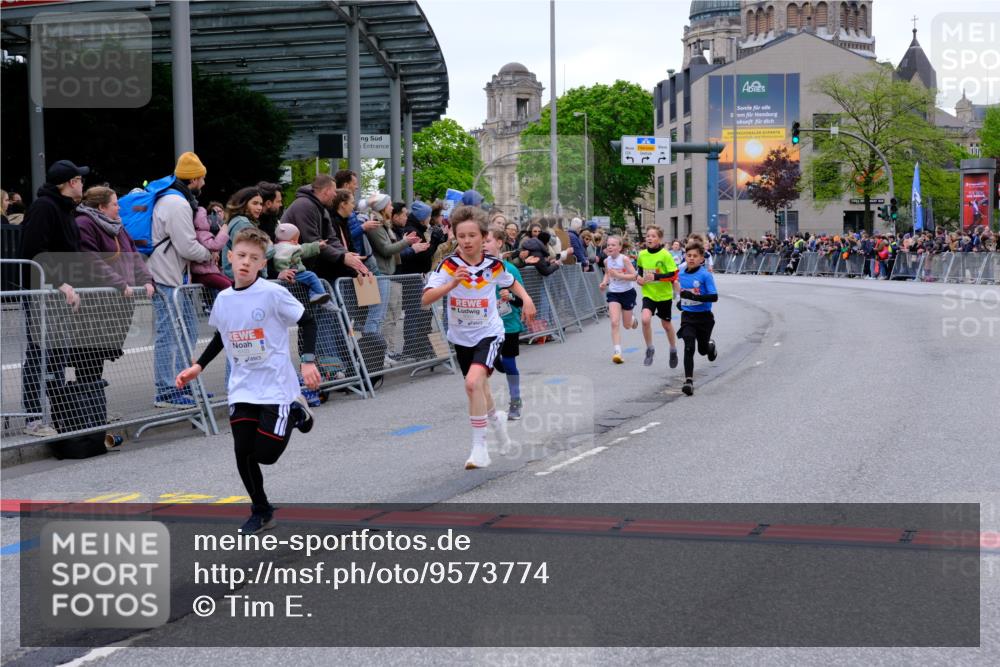 25.04.2026 - Das Zehntel Tim E. http://msf.ph/oto/9573774 25.04.2026 10:48:06 Ziel 5103, 5293, 5309, 5921, 6317, 6323, 6540, 6971, 7239, 8052, 8056, 8062, 8074 meine-sportfotos.de