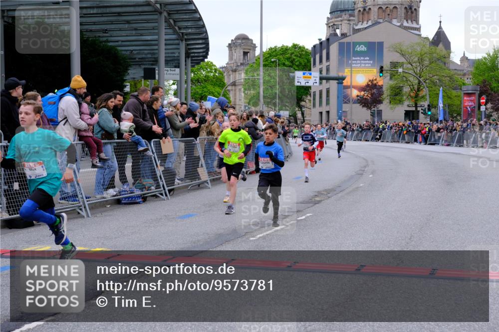 25.04.2026 - Das Zehntel Tim E. http://msf.ph/oto/9573781 25.04.2026 10:48:07 Ziel 5103, 5293, 5309, 5921, 6317, 6323, 6971, 7239, 7549, 7624, 8052, 8062 meine-sportfotos.de