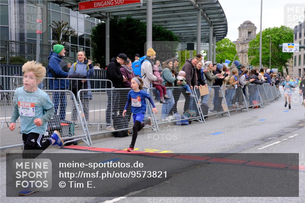 25.04.2026 - Das Zehntel Tim E. http://msf.ph/oto/9573821 25.04.2026 10:48:14 Ziel 5454, 5502, 5905, 6323, 6685, 6889, 6971, 7239, 7315, 7549, 7588, 7624, 8052 meine-sportfotos.de