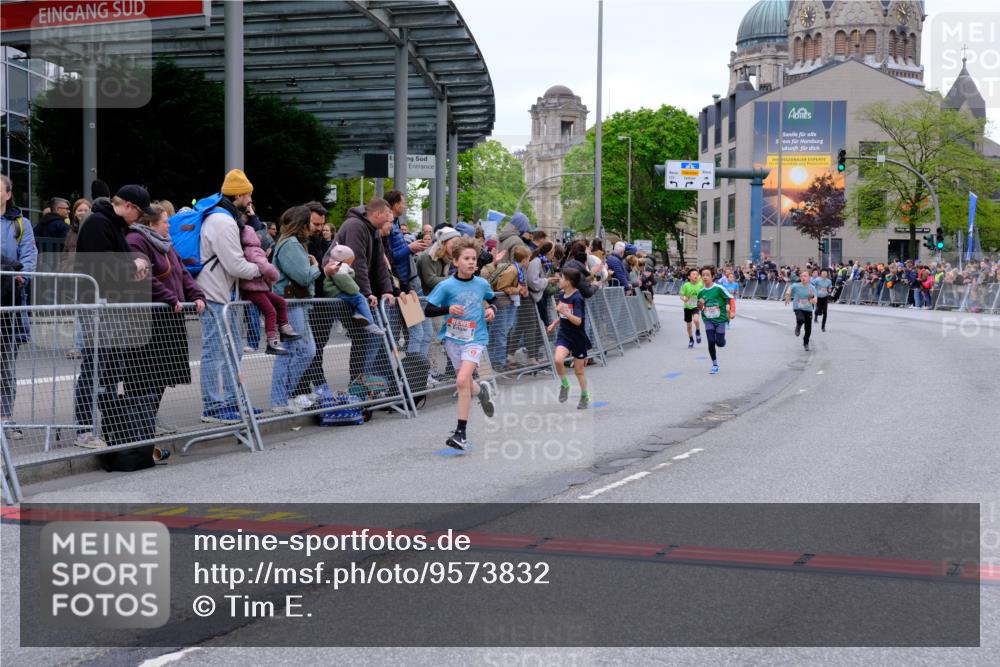 25.04.2026 - Das Zehntel Tim E. http://msf.ph/oto/9573832 25.04.2026 10:48:16 Ziel 5454, 5502, 5905, 6685, 6889, 6906, 7315, 7549, 7588, 7604, 7624, 8052 meine-sportfotos.de