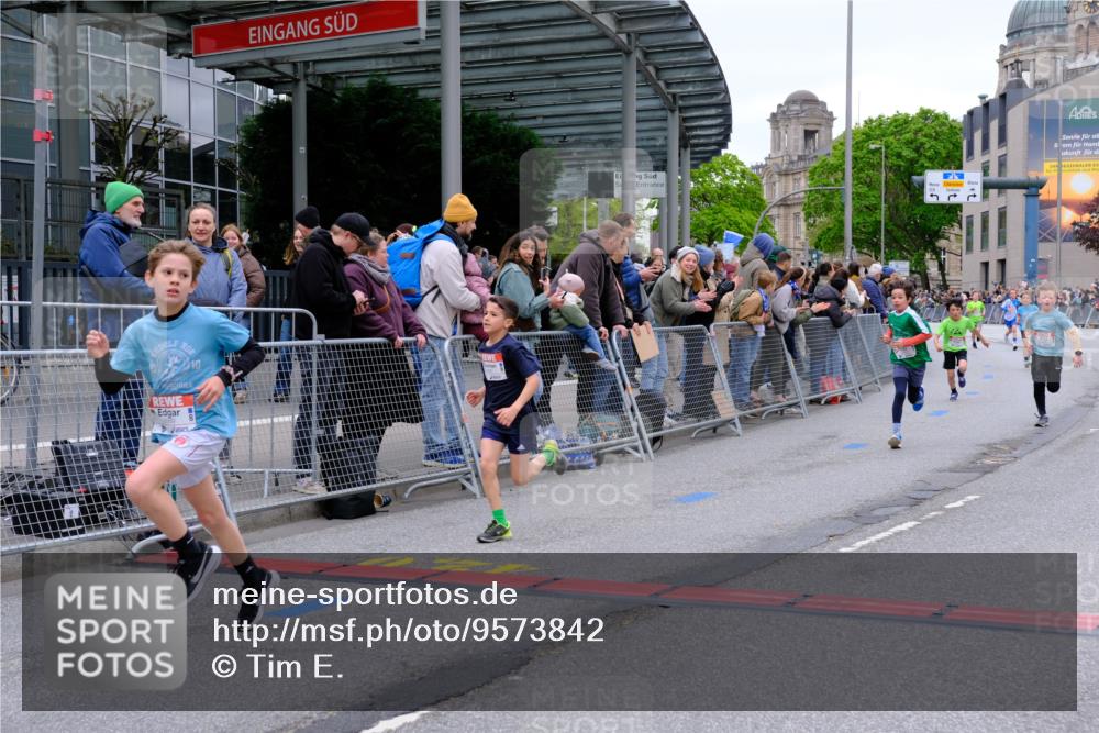 25.04.2026 - Das Zehntel Tim E. http://msf.ph/oto/9573842 25.04.2026 10:48:17 Ziel 5454, 5502, 5905, 6685, 6889, 6906, 7315, 7549, 7588, 7604, 7624, 7696 meine-sportfotos.de