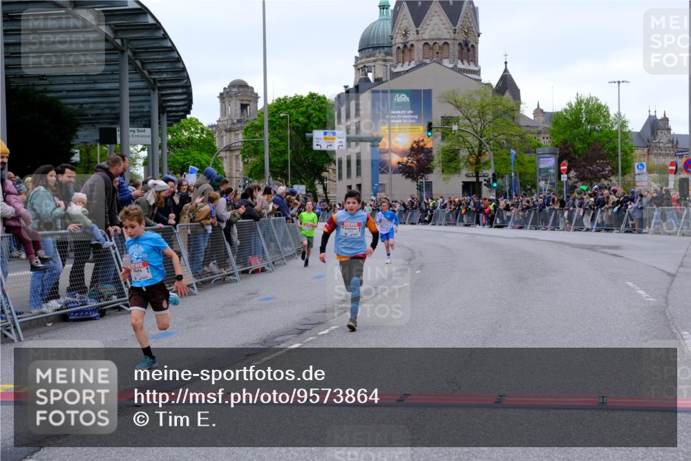 25.04.2026 - Das Zehntel Tim E. http://msf.ph/oto/9573864 25.04.2026 10:48:22 Ziel 5299, 5905, 6685, 6889, 6906, 7315, 7588, 7604, 7696, 7738 meine-sportfotos.de