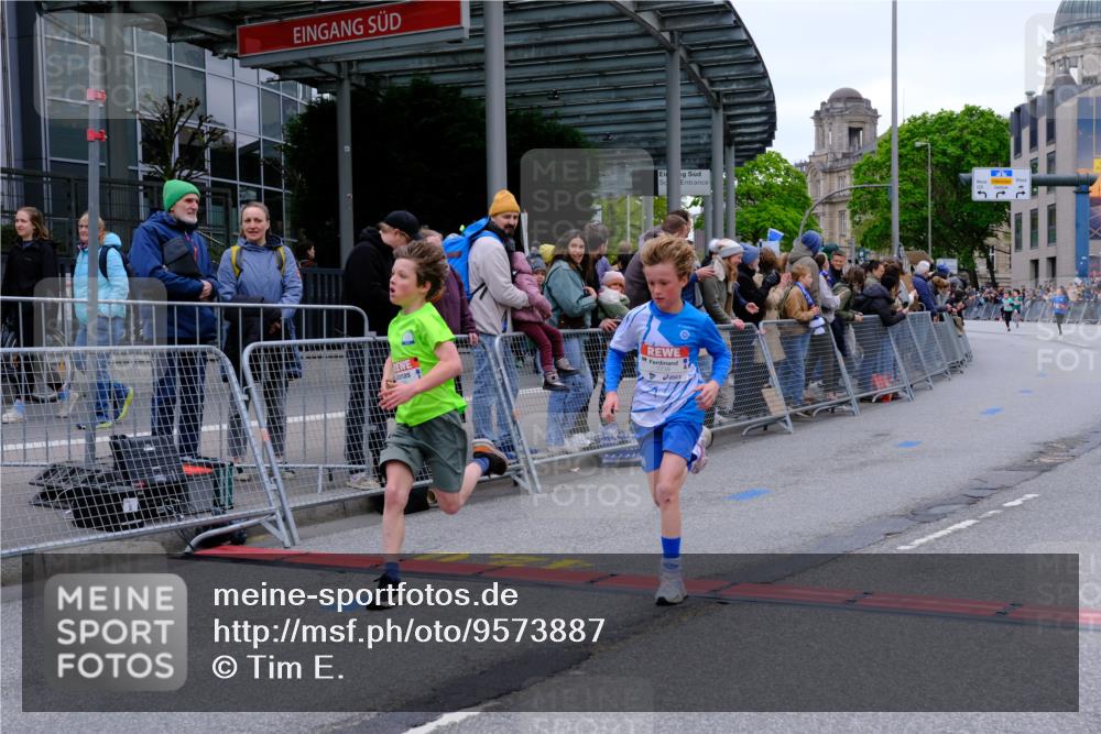 25.04.2026 - Das Zehntel Tim E. http://msf.ph/oto/9573887 25.04.2026 10:48:25 Ziel 5299, 5905, 6906, 7315, 7588, 7604, 7696, 7738 meine-sportfotos.de