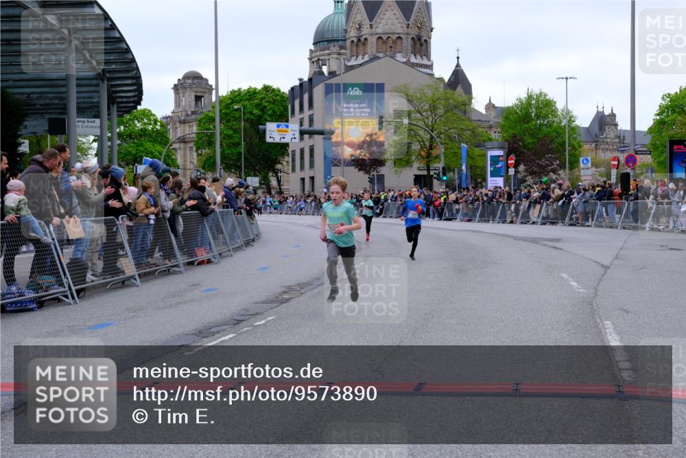 25.04.2026 - Das Zehntel Tim E. http://msf.ph/oto/9573890 25.04.2026 10:48:32 Ziel 6037, 6095, 6341 meine-sportfotos.de