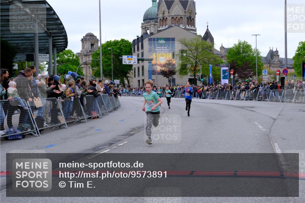 25.04.2026 - Das Zehntel Tim E. http://msf.ph/oto/9573891 25.04.2026 10:48:32 Ziel 6037, 6095, 6341 meine-sportfotos.de