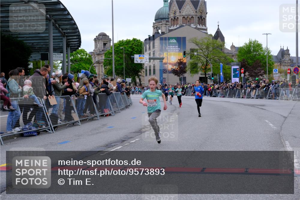 25.04.2026 - Das Zehntel Tim E. http://msf.ph/oto/9573893 25.04.2026 10:48:33 Ziel 6037, 6095, 6341, 7960 meine-sportfotos.de