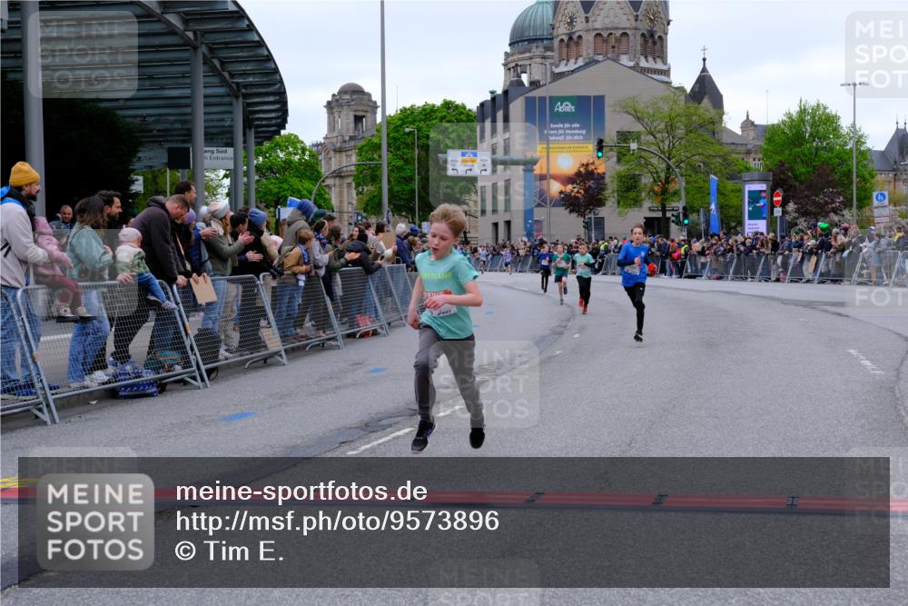 25.04.2026 - Das Zehntel Tim E. http://msf.ph/oto/9573896 25.04.2026 10:48:33 Ziel 6037, 6095, 6341, 7960 meine-sportfotos.de