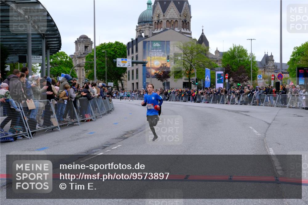 25.04.2026 - Das Zehntel Tim E. http://msf.ph/oto/9573897 25.04.2026 10:48:34 Ziel 6037, 6095, 6341, 7960 meine-sportfotos.de