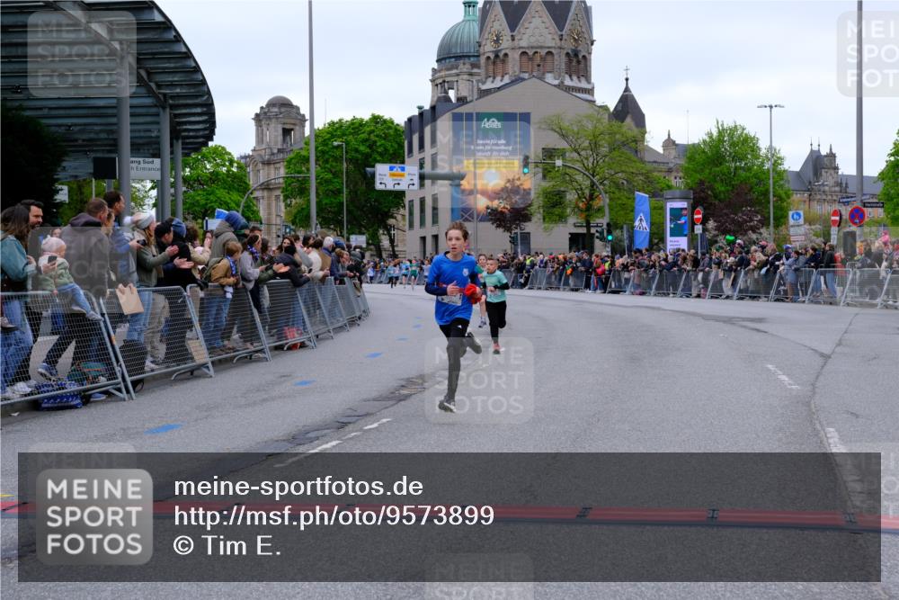 25.04.2026 - Das Zehntel Tim E. http://msf.ph/oto/9573899 25.04.2026 10:48:34 Ziel 6037, 6095, 6341, 7960 meine-sportfotos.de