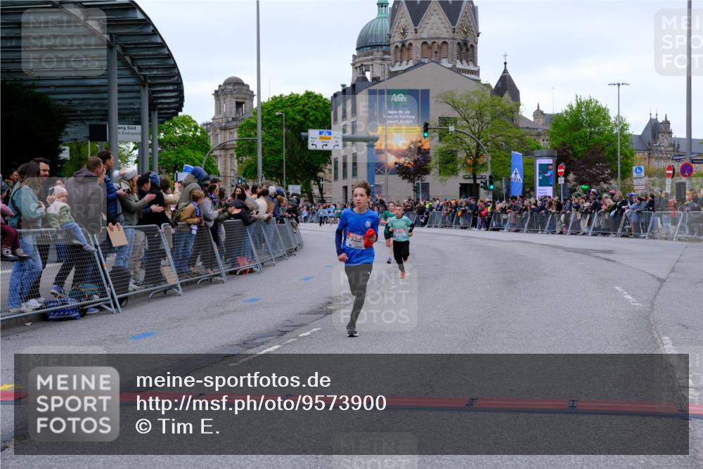 25.04.2026 - Das Zehntel Tim E. http://msf.ph/oto/9573900 25.04.2026 10:48:34 Ziel 6037, 6095, 6341, 7960 meine-sportfotos.de