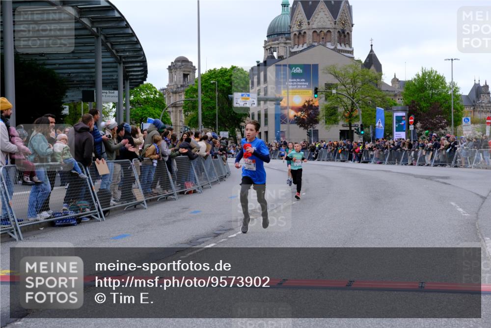 25.04.2026 - Das Zehntel Tim E. http://msf.ph/oto/9573902 25.04.2026 10:48:35 Ziel 5425, 6037, 6095, 6341, 7960 meine-sportfotos.de