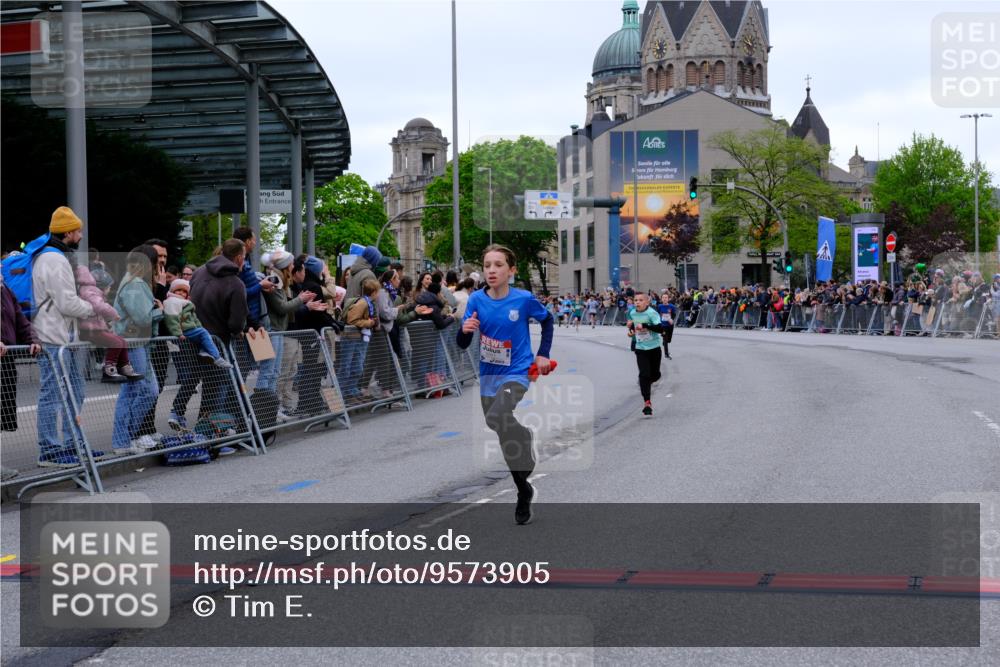 25.04.2026 - Das Zehntel Tim E. http://msf.ph/oto/9573905 25.04.2026 10:48:35 Ziel 5425, 6037, 6095, 6341, 7960 meine-sportfotos.de