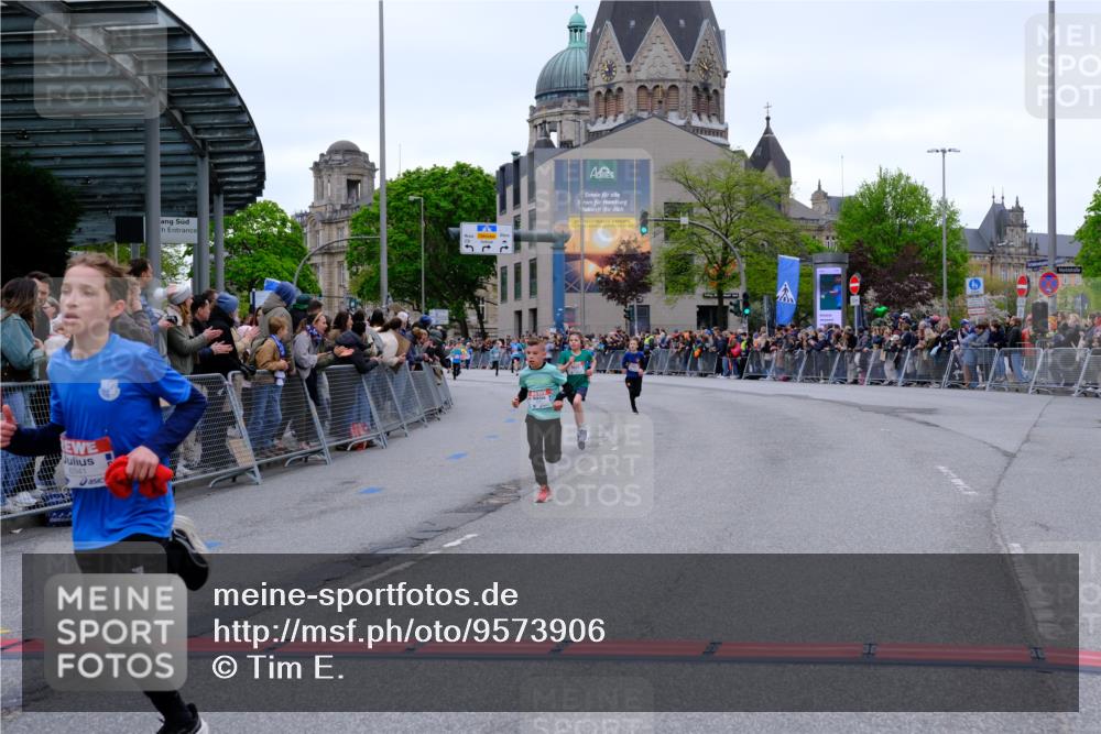 25.04.2026 - Das Zehntel Tim E. http://msf.ph/oto/9573906 25.04.2026 10:48:36 Ziel 5425, 6037, 6095, 6341, 7960 meine-sportfotos.de