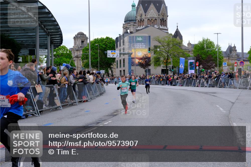 25.04.2026 - Das Zehntel Tim E. http://msf.ph/oto/9573907 25.04.2026 10:48:36 Ziel 5425, 6037, 6095, 6341, 7960 meine-sportfotos.de