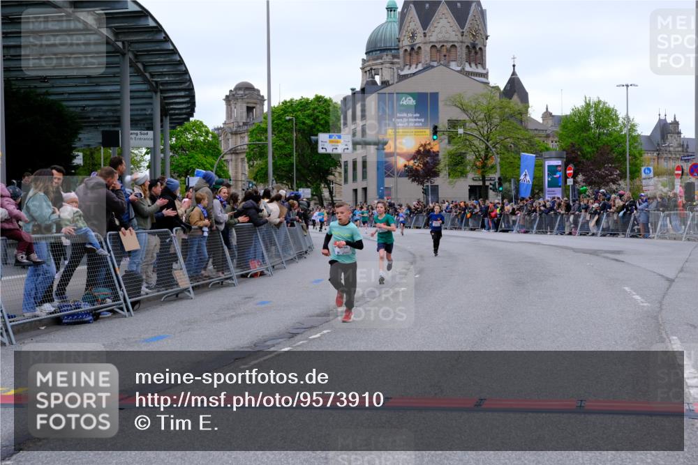 25.04.2026 - Das Zehntel Tim E. http://msf.ph/oto/9573910 25.04.2026 10:48:36 Ziel 5425, 6037, 6095, 6341, 7960 meine-sportfotos.de