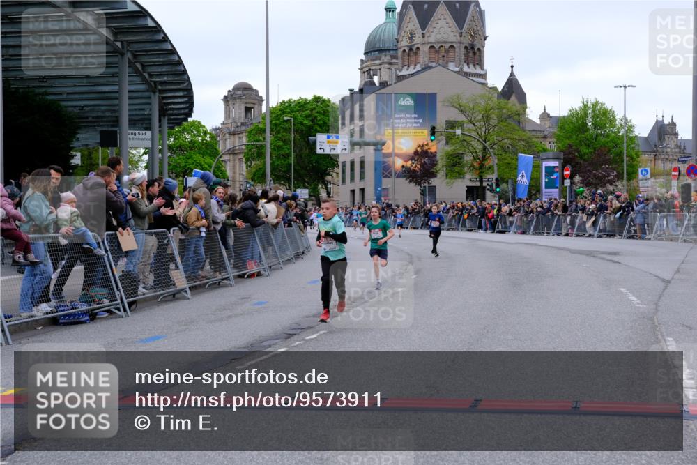 25.04.2026 - Das Zehntel Tim E. http://msf.ph/oto/9573911 25.04.2026 10:48:36 Ziel 5425, 6037, 6095, 6341, 7960 meine-sportfotos.de