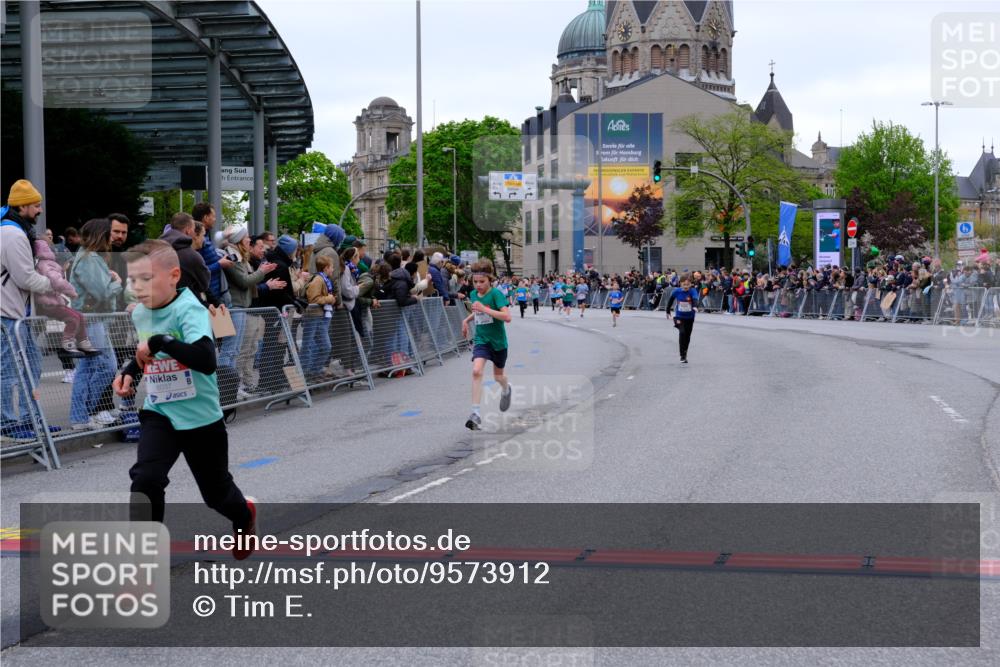 25.04.2026 - Das Zehntel Tim E. http://msf.ph/oto/9573912 25.04.2026 10:48:37 Ziel 5425, 6037, 6095, 6341, 7960 meine-sportfotos.de