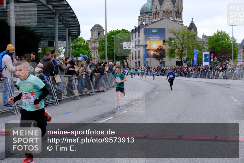 25.04.2026 - Das Zehntel Tim E. http://msf.ph/oto/9573913 25.04.2026 10:48:37 Ziel 5425, 6037, 6095, 6341, 7960 meine-sportfotos.de