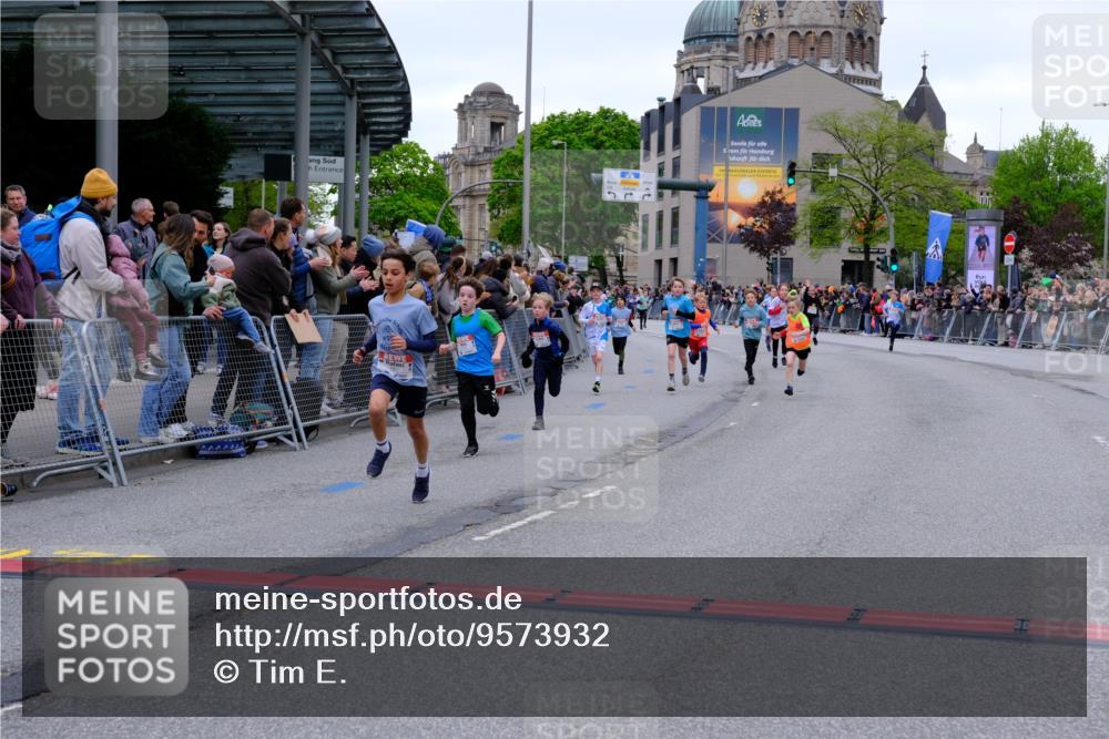 25.04.2026 - Das Zehntel Tim E. http://msf.ph/oto/9573932 25.04.2026 10:48:47 Ziel 5425, 6104, 6326, 6407, 6913, 7006, 7381, 7385, 7547, 7664, 7724, 7747, 7753, 7982, 8025 meine-sportfotos.de