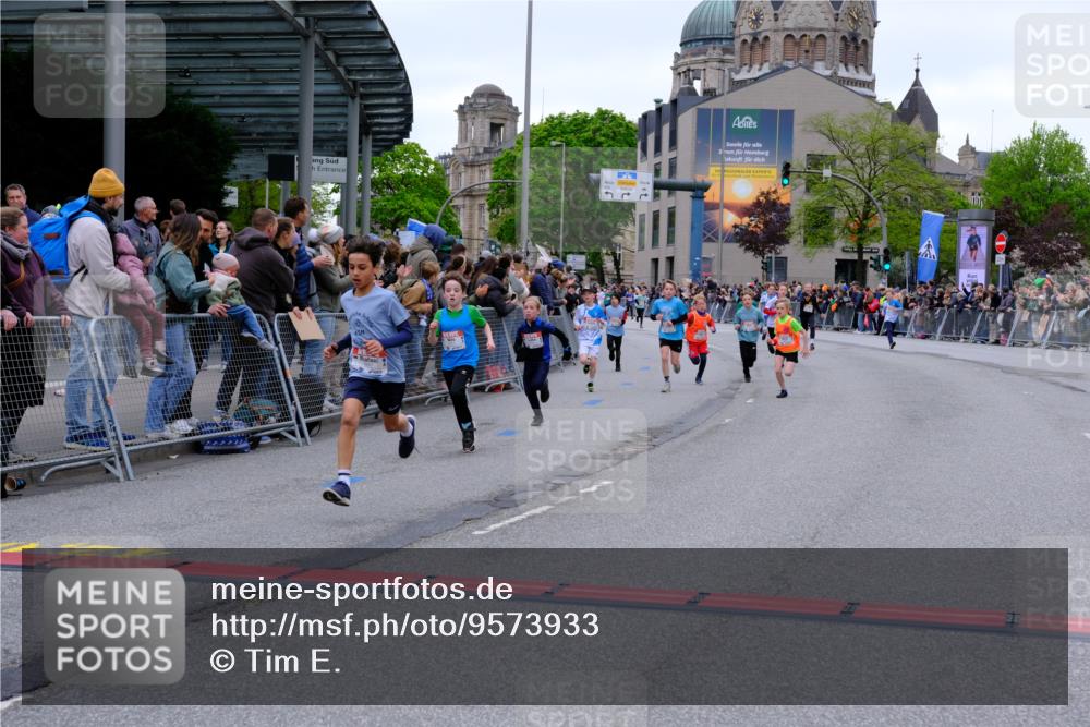 25.04.2026 - Das Zehntel Tim E. http://msf.ph/oto/9573933 25.04.2026 10:48:47 Ziel 5425, 6104, 6326, 6407, 6913, 7006, 7381, 7385, 7547, 7664, 7724, 7747, 7753, 7982, 8025 meine-sportfotos.de