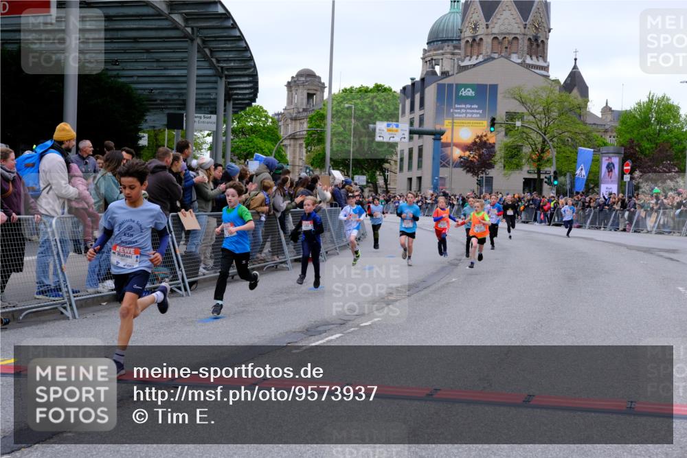 25.04.2026 - Das Zehntel Tim E. http://msf.ph/oto/9573937 25.04.2026 10:48:48 Ziel 6104, 6326, 6407, 6913, 7006, 7381, 7385, 7547, 7664, 7724, 7747, 7748, 7753, 7982, 8025 meine-sportfotos.de