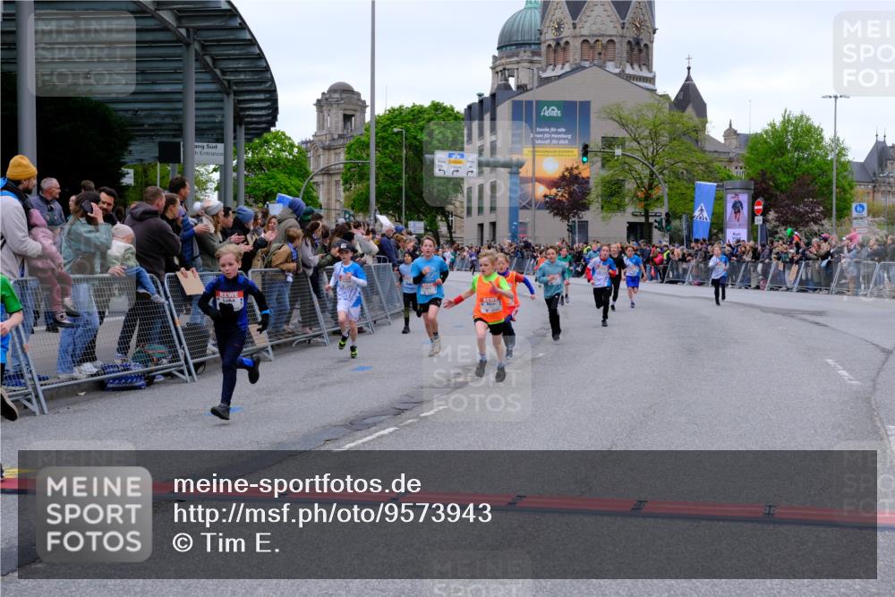 25.04.2026 - Das Zehntel Tim E. http://msf.ph/oto/9573943 25.04.2026 10:48:49 Ziel 6104, 6326, 6407, 6913, 7006, 7381, 7385, 7547, 7664, 7724, 7747, 7748, 7753, 7977, 7982, 8025 meine-sportfotos.de