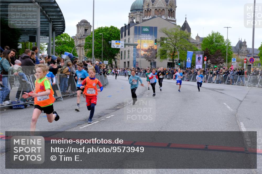 25.04.2026 - Das Zehntel Tim E. http://msf.ph/oto/9573949 25.04.2026 10:48:50 Ziel 6104, 6326, 6407, 6913, 7006, 7381, 7385, 7547, 7664, 7724, 7747, 7748, 7753, 7977, 7982, 8025 meine-sportfotos.de