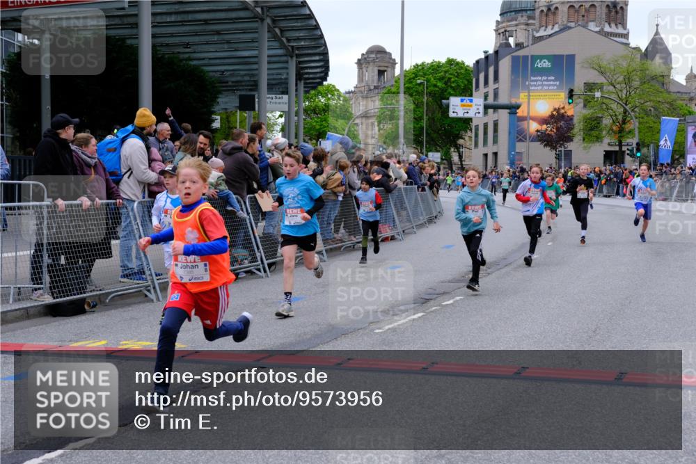 25.04.2026 - Das Zehntel Tim E. http://msf.ph/oto/9573956 25.04.2026 10:48:51 Ziel 6104, 6326, 6407, 6913, 7006, 7381, 7385, 7547, 7625, 7664, 7724, 7747, 7748, 7753, 7977, 7982, 8025 meine-sportfotos.de