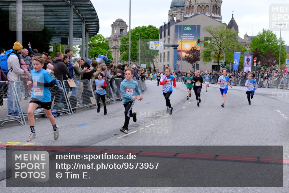 25.04.2026 - Das Zehntel Tim E. http://msf.ph/oto/9573957 25.04.2026 10:48:51 Ziel 6104, 6326, 6407, 6913, 7006, 7381, 7385, 7547, 7625, 7664, 7724, 7747, 7748, 7753, 7977, 7982, 8025 meine-sportfotos.de