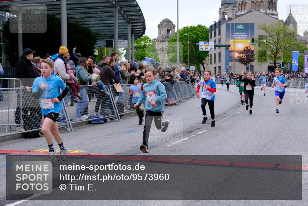 25.04.2026 - Das Zehntel Tim E. http://msf.ph/oto/9573960 25.04.2026 10:48:51 Ziel 6104, 6326, 6407, 6913, 7006, 7381, 7385, 7547, 7625, 7664, 7724, 7747, 7748, 7753, 7977, 7982, 8025 meine-sportfotos.de