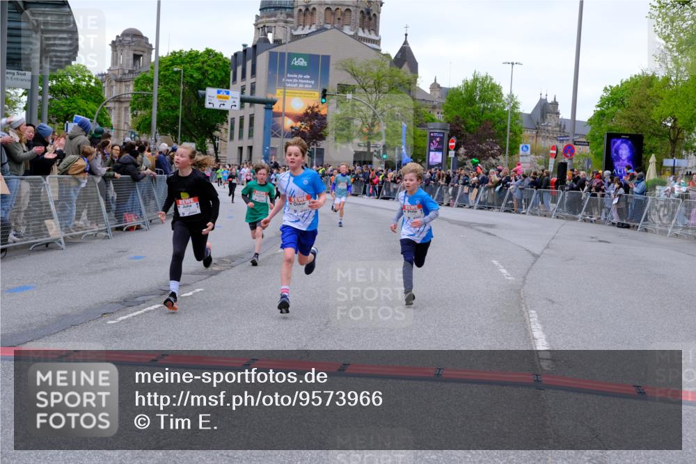 25.04.2026 - Das Zehntel Tim E. http://msf.ph/oto/9573966 25.04.2026 10:48:53 Ziel 6104, 6407, 6913, 7006, 7380, 7381, 7385, 7547, 7625, 7664, 7724, 7747, 7748, 7753, 7977, 7982, 8025 meine-sportfotos.de
