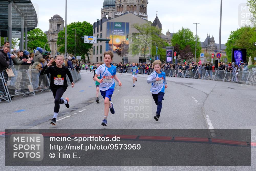 25.04.2026 - Das Zehntel Tim E. http://msf.ph/oto/9573969 25.04.2026 10:48:53 Ziel 6104, 6407, 6913, 7006, 7380, 7381, 7385, 7547, 7625, 7664, 7724, 7747, 7748, 7753, 7977, 7982, 8025 meine-sportfotos.de