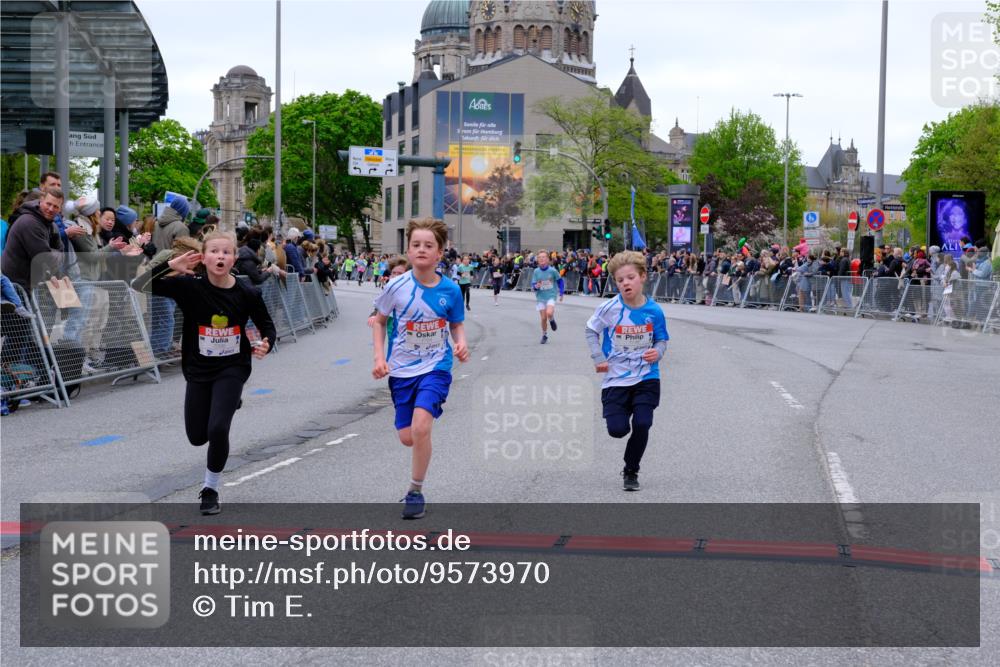 25.04.2026 - Das Zehntel Tim E. http://msf.ph/oto/9573970 25.04.2026 10:48:53 Ziel 6104, 6407, 6913, 7006, 7380, 7381, 7385, 7547, 7625, 7664, 7724, 7747, 7748, 7753, 7977, 7982, 8025 meine-sportfotos.de