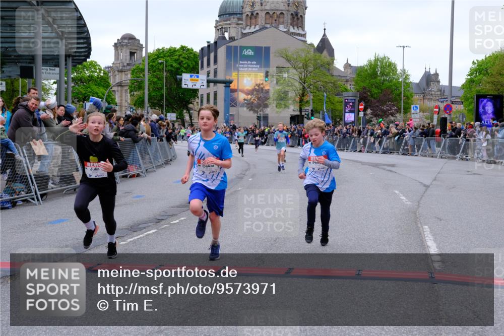 25.04.2026 - Das Zehntel Tim E. http://msf.ph/oto/9573971 25.04.2026 10:48:53 Ziel 6104, 6407, 6913, 7006, 7380, 7381, 7385, 7547, 7625, 7664, 7724, 7747, 7748, 7753, 7977, 7982, 8025 meine-sportfotos.de