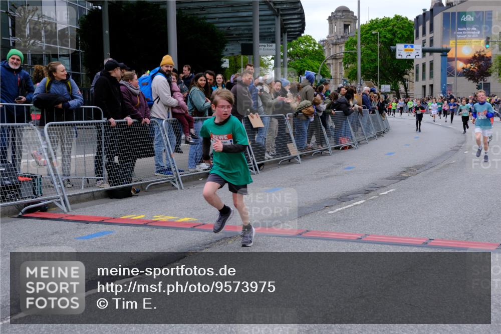 25.04.2026 - Das Zehntel Tim E. http://msf.ph/oto/9573975 25.04.2026 10:48:55 Ziel 6104, 6707, 6913, 7006, 7380, 7381, 7385, 7547, 7625, 7664, 7724, 7747, 7748, 7753, 7977, 8025 meine-sportfotos.de
