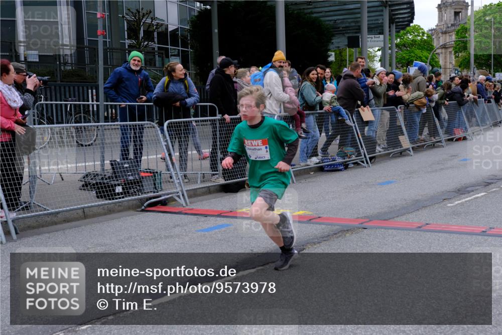 25.04.2026 - Das Zehntel Tim E. http://msf.ph/oto/9573978 25.04.2026 10:48:55 Ziel 6104, 6707, 6913, 7006, 7380, 7381, 7385, 7547, 7625, 7664, 7724, 7747, 7748, 7753, 7977, 8025 meine-sportfotos.de