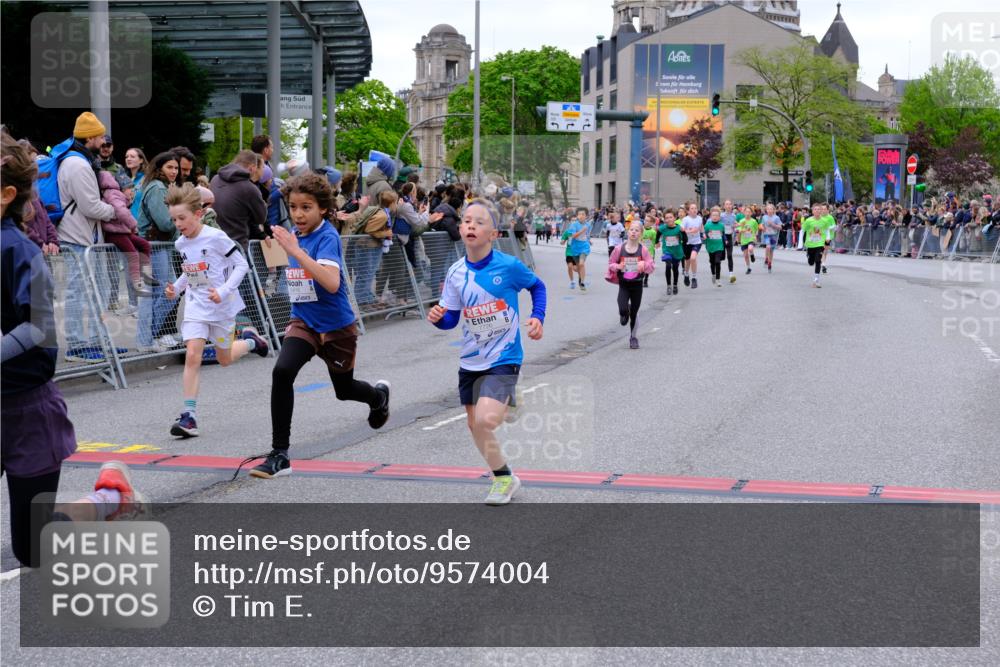 25.04.2026 - Das Zehntel Tim E. http://msf.ph/oto/9574004 25.04.2026 10:49:04 Ziel 5008, 5012, 5300, 5416, 6056, 6417, 6422, 6423, 6523, 6544, 6553, 6668, 6707, 6940, 7138, 7146, 7164, 7176, 7303, 7380, 7726, 7972 meine-sportfotos.de