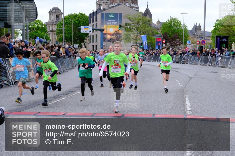 25.04.2026 - Das Zehntel Tim E. http://msf.ph/oto/9574023 25.04.2026 10:49:08 Ziel 5008, 5012, 5300, 5416, 5742, 6056, 6417, 6422, 6423, 6523, 6544, 6548, 6553, 6668, 6940, 7138, 7146, 7164, 7176, 7303, 7402, 7619, 7726, 7972 meine-sportfotos.de