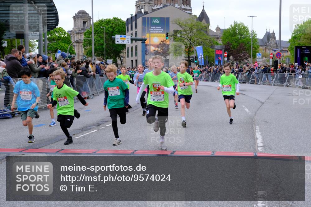 25.04.2026 - Das Zehntel Tim E. http://msf.ph/oto/9574024 25.04.2026 10:49:08 Ziel 5008, 5012, 5300, 5416, 5742, 6056, 6417, 6422, 6423, 6523, 6544, 6548, 6553, 6668, 6940, 7138, 7146, 7164, 7176, 7303, 7402, 7619, 7726, 7972 meine-sportfotos.de