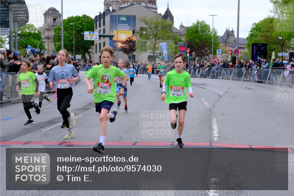 25.04.2026 - Das Zehntel Tim E. http://msf.ph/oto/9574030 25.04.2026 10:49:09 Ziel 5008, 5012, 5300, 5416, 5742, 6417, 6422, 6423, 6523, 6544, 6548, 6553, 6668, 6940, 7138, 7146, 7164, 7176, 7303, 7394, 7402, 7619, 7726, 7972 meine-sportfotos.de