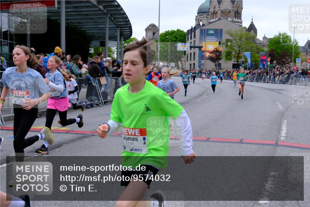 25.04.2026 - Das Zehntel Tim E. http://msf.ph/oto/9574032 25.04.2026 10:49:10 Ziel 5008, 5012, 5300, 5416, 5742, 6417, 6422, 6423, 6523, 6544, 6548, 6553, 6940, 7138, 7146, 7164, 7176, 7303, 7394, 7402, 7619, 7726, 7972 meine-sportfotos.de