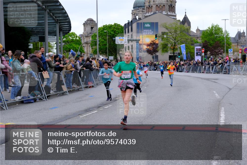 25.04.2026 - Das Zehntel Tim E. http://msf.ph/oto/9574039 25.04.2026 10:49:12 Ziel 5008, 5300, 5734, 5742, 6417, 6422, 6423, 6523, 6544, 6548, 6553, 6711, 6732, 6940, 6964, 7138, 7146, 7164, 7176, 7303, 7394, 7402, 7619, 7972 meine-sportfotos.de