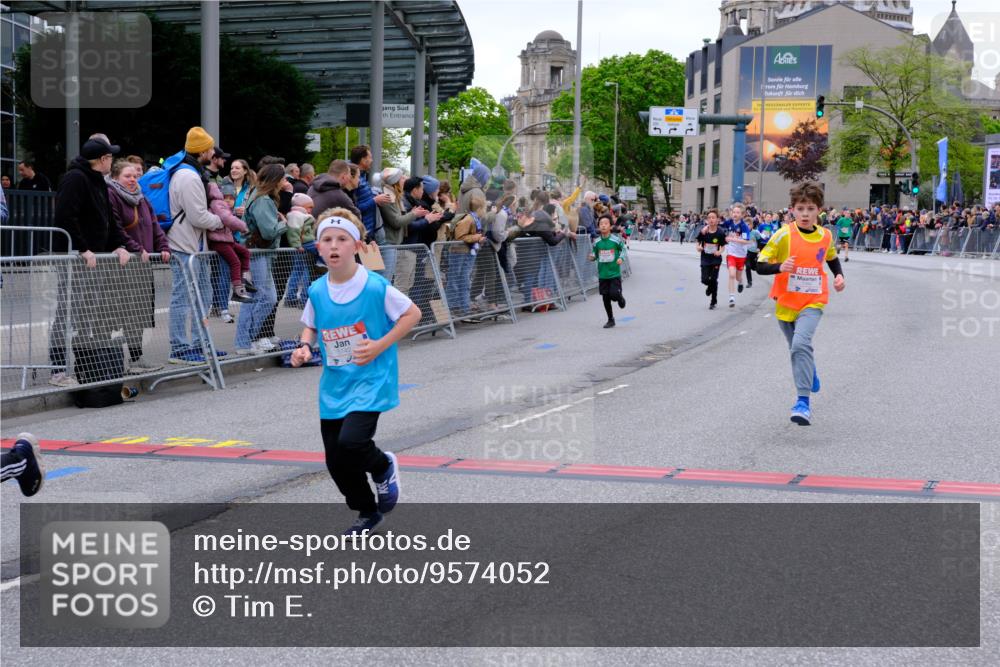 25.04.2026 - Das Zehntel Tim E. http://msf.ph/oto/9574052 25.04.2026 10:49:15 Ziel 5300, 5734, 5742, 6417, 6422, 6423, 6544, 6548, 6553, 6711, 6732, 6964, 7138, 7146, 7394, 7402, 7529, 7619 meine-sportfotos.de