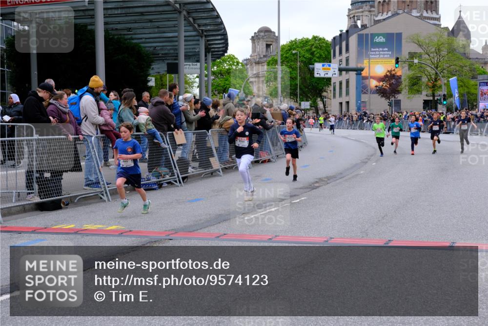 25.04.2026 - Das Zehntel Tim E. http://msf.ph/oto/9574123 25.04.2026 10:49:31 Ziel 5383, 5512, 5577, 5579, 5589, 5762, 6041, 6069, 6327, 6339, 6883, 7156, 7408, 7706, 7882, 7939, 7941 meine-sportfotos.de