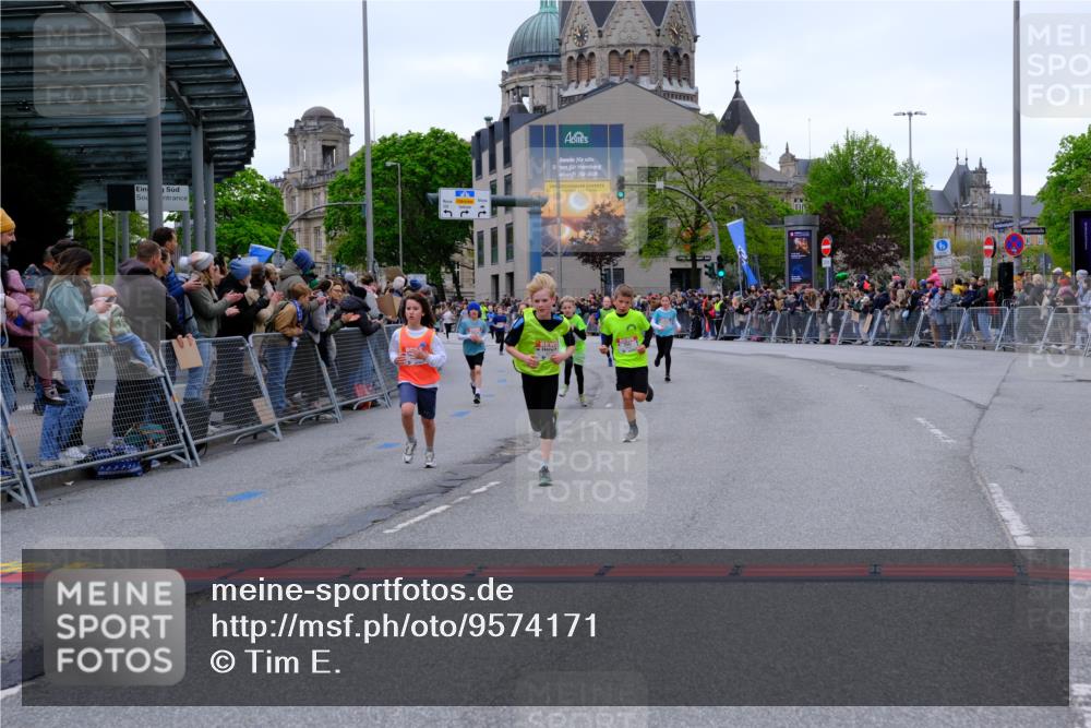 25.04.2026 - Das Zehntel Tim E. http://msf.ph/oto/9574171 25.04.2026 10:49:43 Ziel 5005, 5304, 6042, 6044, 6075, 6210, 6248, 7259, 7408, 7409, 7635 meine-sportfotos.de