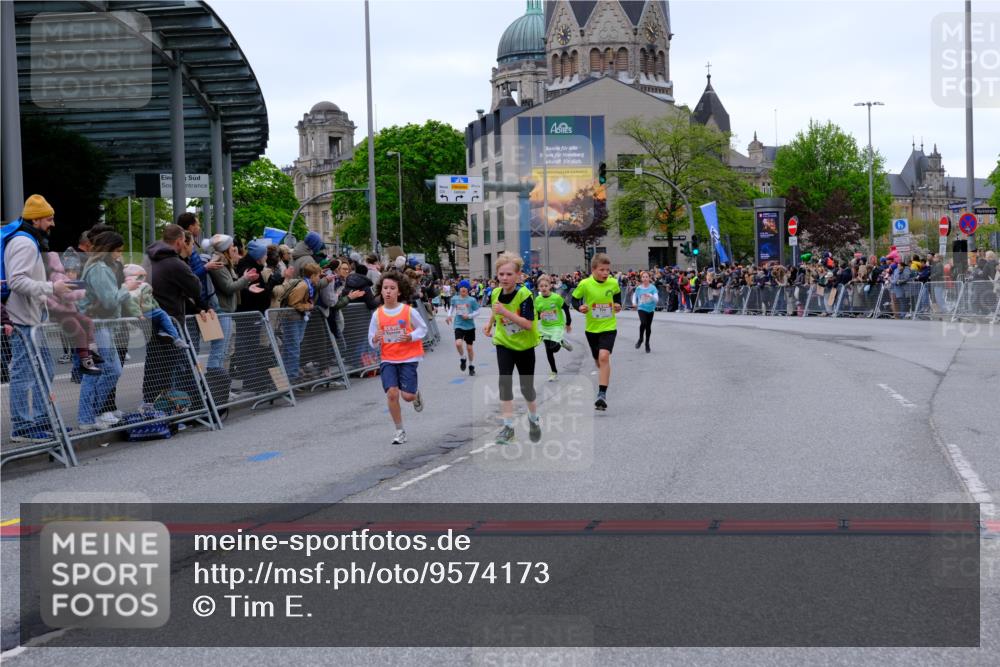 25.04.2026 - Das Zehntel Tim E. http://msf.ph/oto/9574173 25.04.2026 10:49:43 Ziel 5005, 5304, 6042, 6044, 6075, 6210, 6248, 7259, 7408, 7409, 7635 meine-sportfotos.de