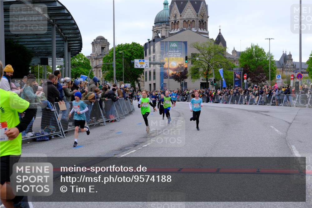 25.04.2026 - Das Zehntel Tim E. http://msf.ph/oto/9574188 25.04.2026 10:49:46 Ziel 5005, 5304, 5444, 6042, 6044, 6075, 6210, 6248, 7259, 7409, 7635 meine-sportfotos.de